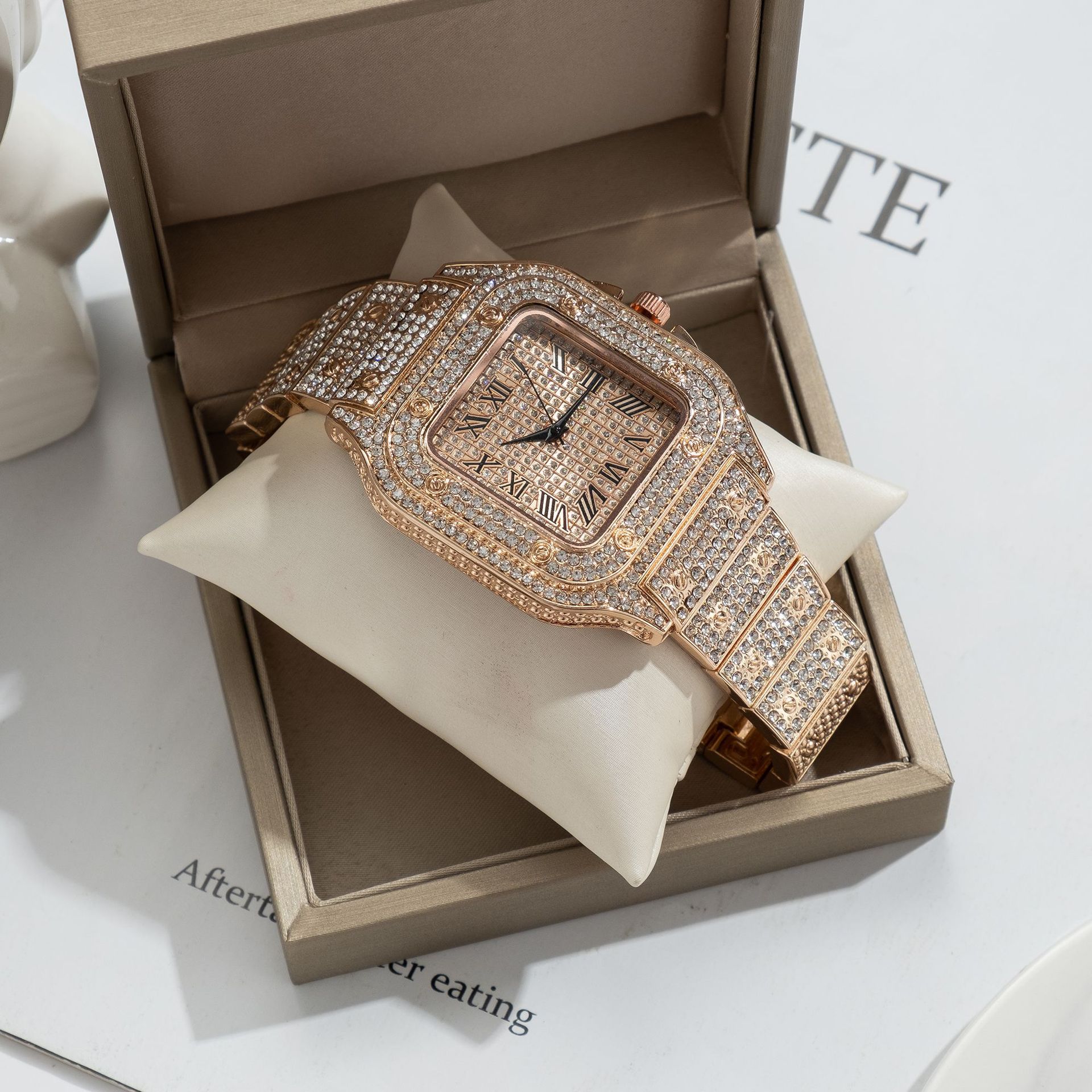 UTHAI L77 นาฬิกาสำหรับผู้ชายแฟ - Cartier Watch Tank บทวิจารณ์และราคา