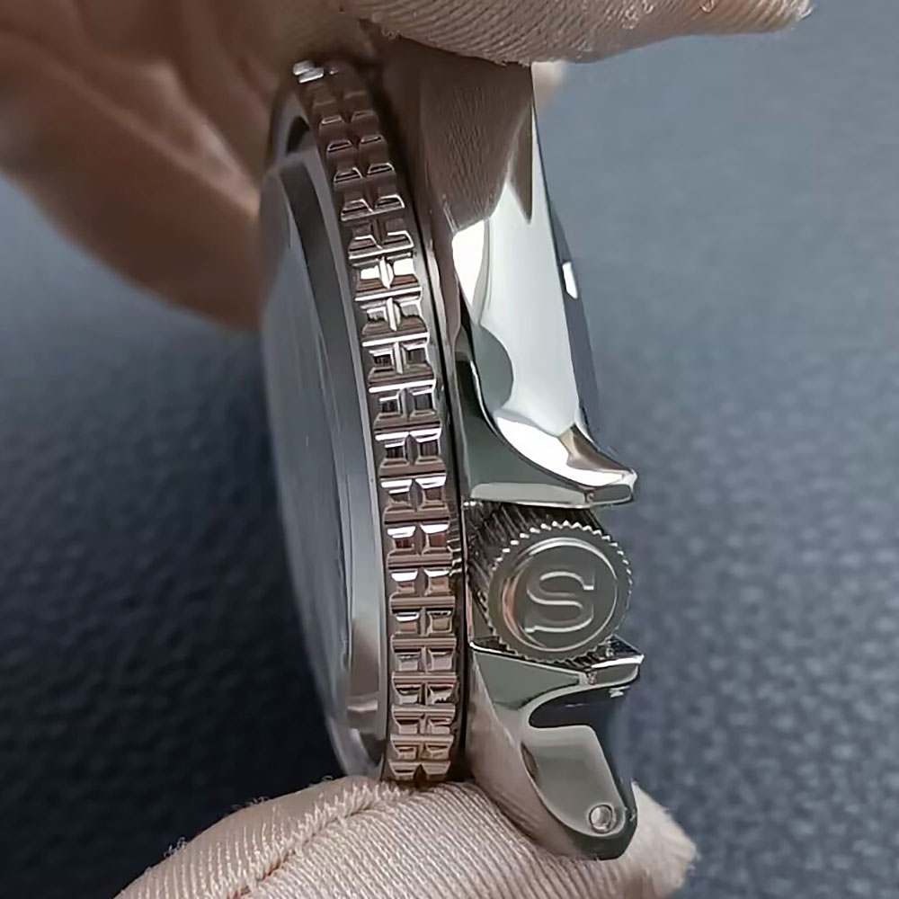 42 มม.นาฬิกาผู้ชายเหล็กสีดํา F - Seiko Watch 5 Sports บทวิจารณ์และราคา